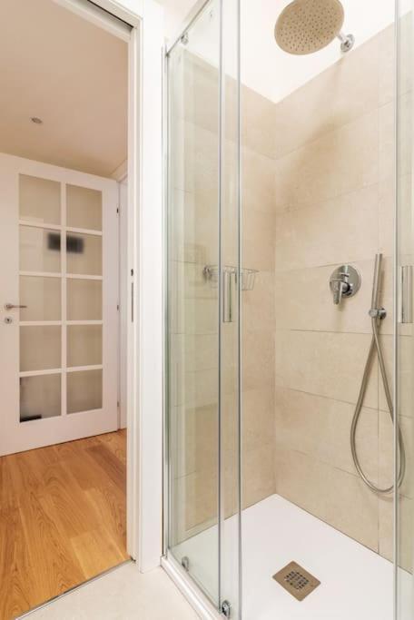 Elegante Bilocale San Calocero Apartment Milan Bagian luar foto