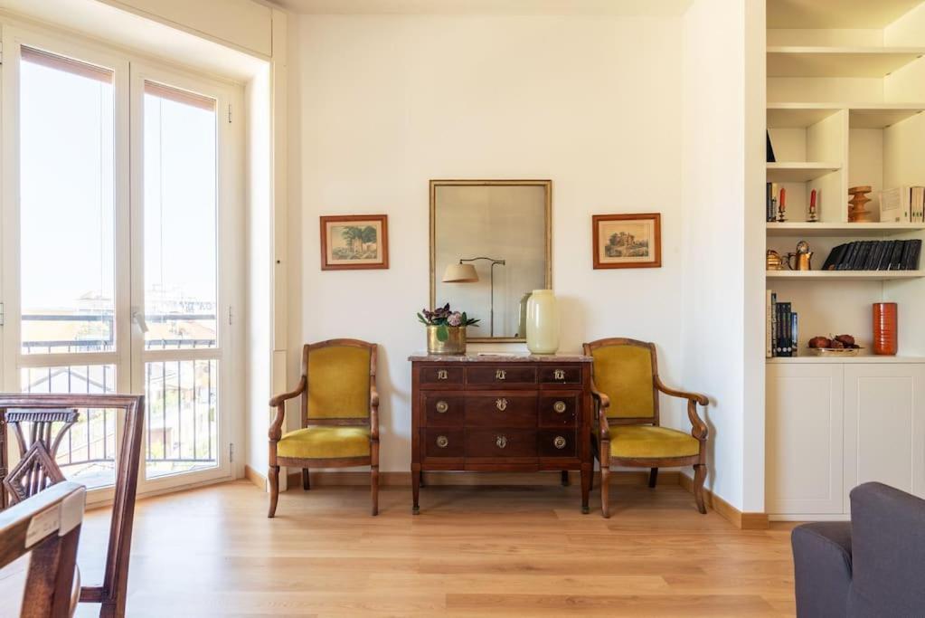 Elegante Bilocale San Calocero Apartment Milan Bagian luar foto